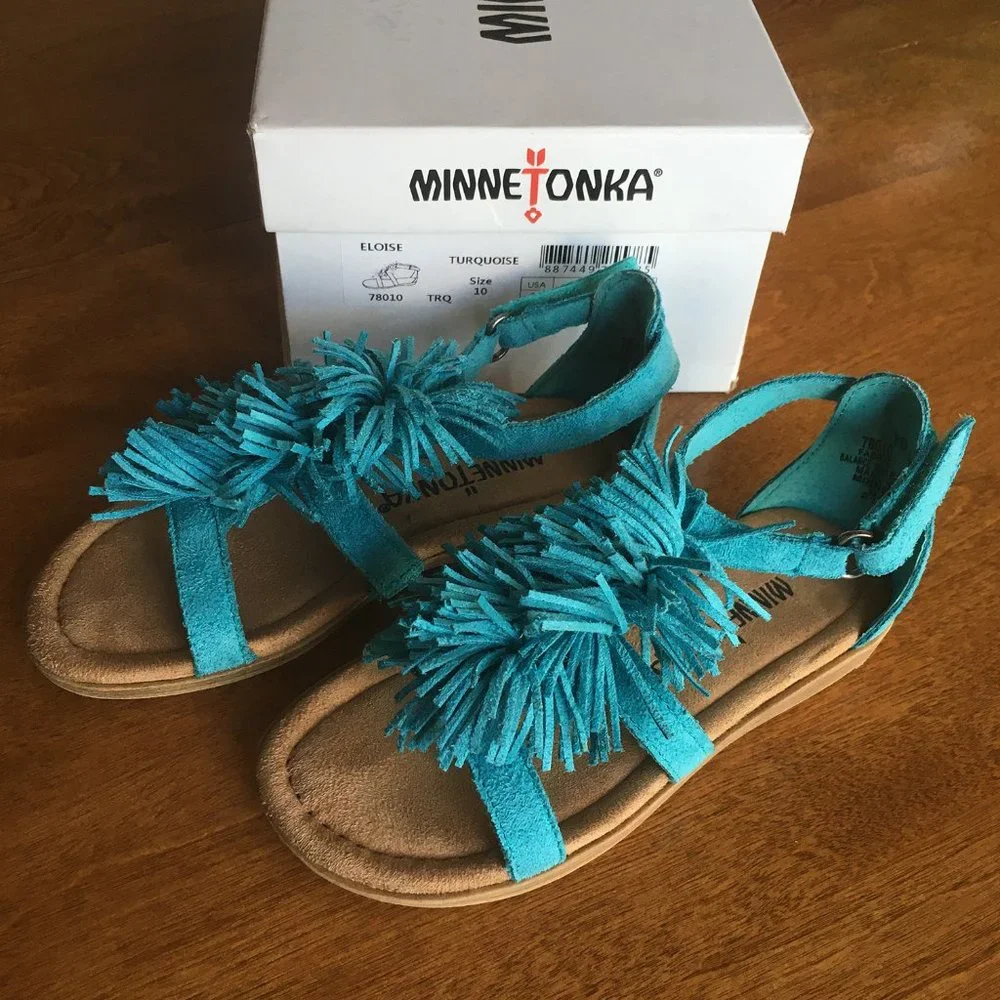 Minnetonka pompom fringe sandals 10